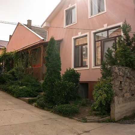 Кімнати В Центрі Uzhhorod Exterior foto