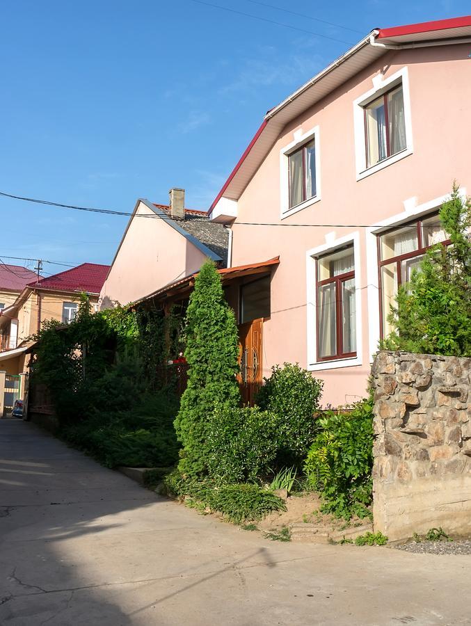 Кімнати В Центрі Uzhhorod Exterior foto